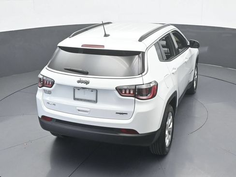 Used 2024 Jeep Compass Latitude AWD/4WD image 45
