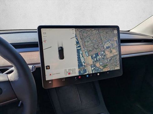 Used 2024 Tesla Model Y Long Range image 13