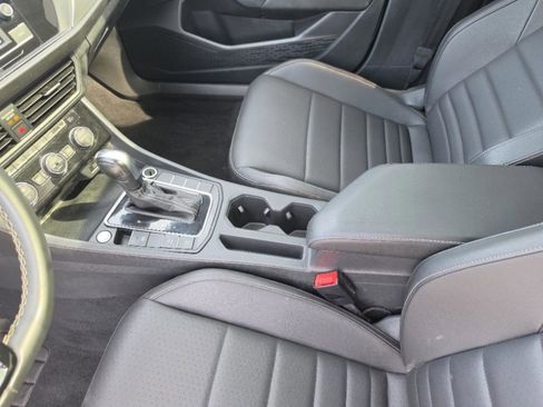 Used 2021 Volkswagen Jetta SE FWD image 19