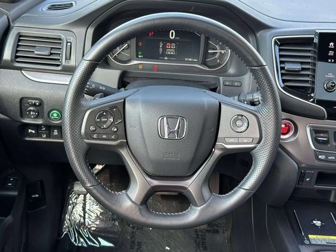 Certified 2025 Honda Passport EX-L image 11