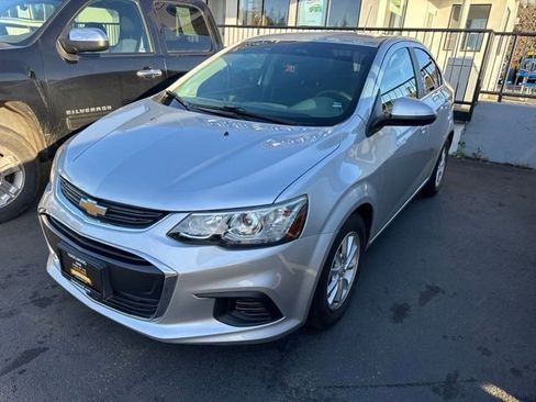 Used 2017 Chevrolet Sonic LT FWD image 3