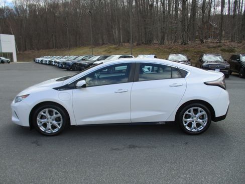 Used 2016 Chevrolet Volt Premier w/ Driver Confidence Package image 8