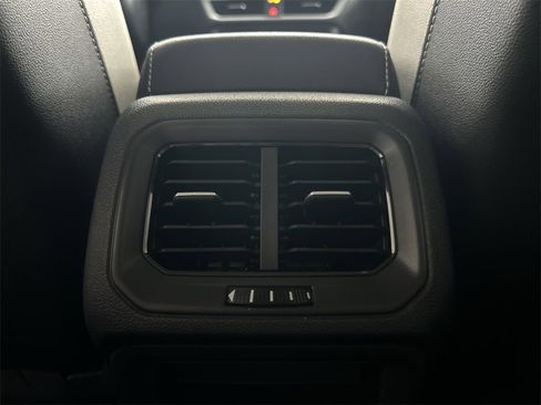 New 2026 Volkswagen Taos SE image 36