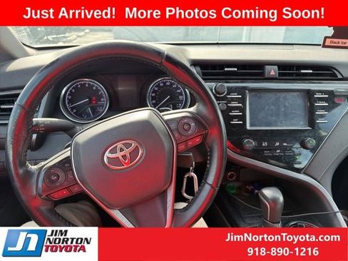 Used 2019 Toyota Camry SE image 11