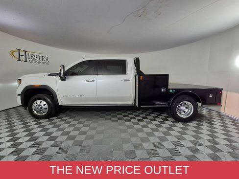 Used 2025 GMC Sierra 3500 Denali Ultimate AWD/4WD image 7
