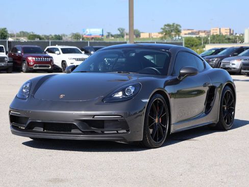 Used 2018 Porsche 718 Cayman GTS RWD image 6