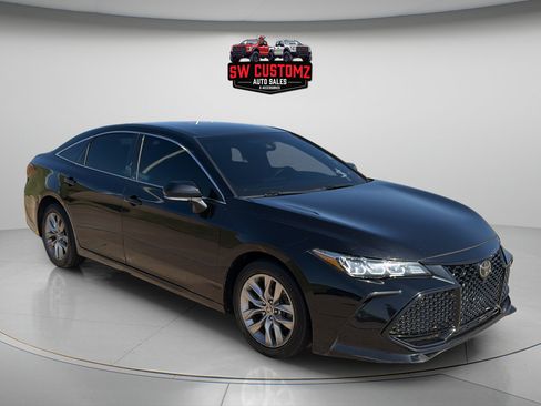Used 2021 Toyota Avalon XLE FWD image 1