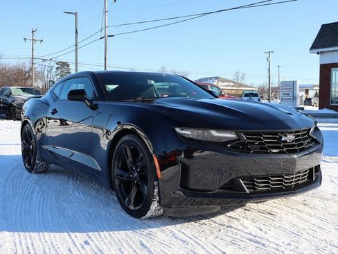 Used 2020 Chevrolet Camaro LT image 2