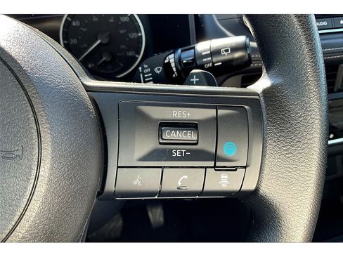 Used 2024 Nissan Rogue SV image 22