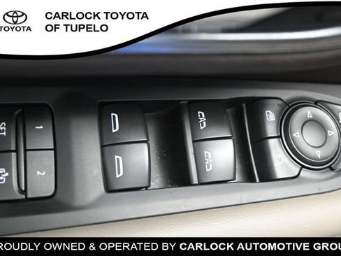 Used 2021 GMC Yukon SLT w/ SLT Luxury Plus Package AWD/4WD image 28