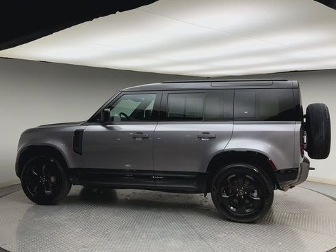 Used 2022 Land Rover Defender 110 X-Dynamic SE image 5