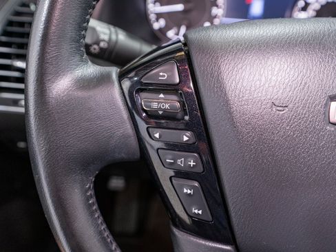 Used 2022 Nissan Armada SL w/ Captain's Chairs Package RWD image 29
