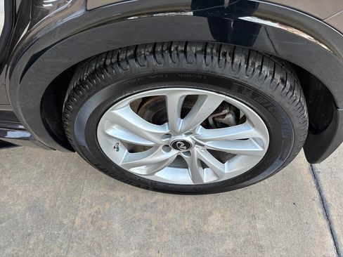 Used 2019 INFINITI QX30 w/ Navigation Package image 26