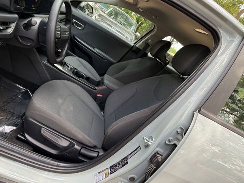 Used 2025 Kia K4 LXS image 25