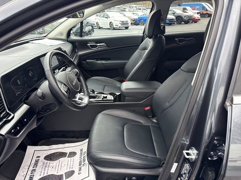 Used 2023 Kia Sportage EX image 9