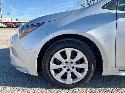 Used 2024 Toyota Corolla LE image 6