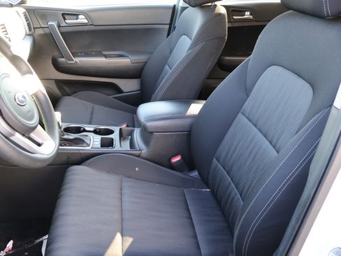 Used 2020 Kia Sportage LX image 36