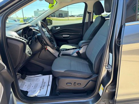 Used 2016 Ford Escape SE w/ SE Cold Weather Package image 12