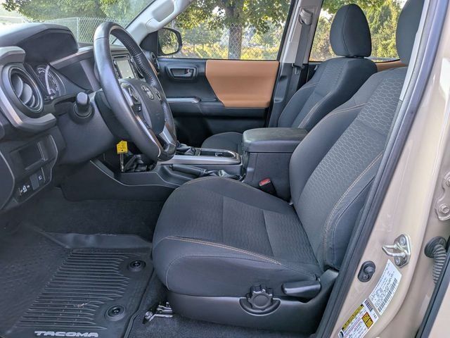 Used 2019 Toyota Tacoma SR5 AWD/4WD image 7