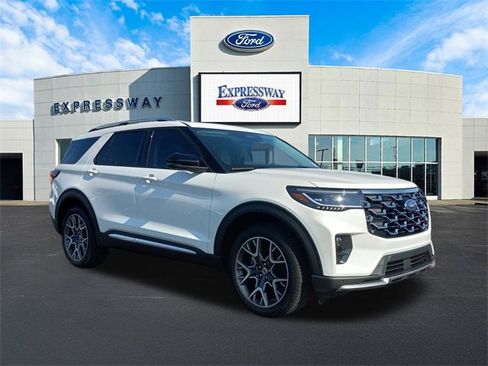 Used 2025 Ford Explorer Platinum w/ Ultimate Package image 4