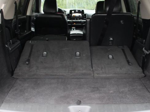 Used 2024 Nissan Pathfinder SL w/ SL Premium Package image 9