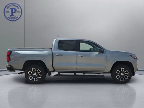 Used 2024 Chevrolet Colorado LT w/ LT Convenience Package III AWD/4WD image 8