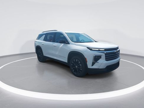 New 2026 Chevrolet Traverse LT w/ Enhanced Driving Package FWD image 2