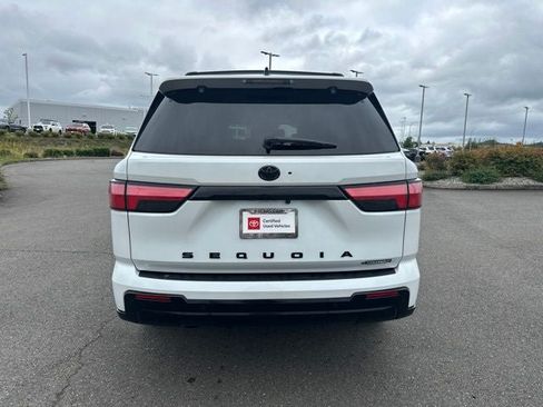 Used 2025 Toyota Sequoia Platinum AWD/4WD image 9