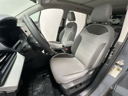 Certified 2023 Volkswagen Taos SE image 16