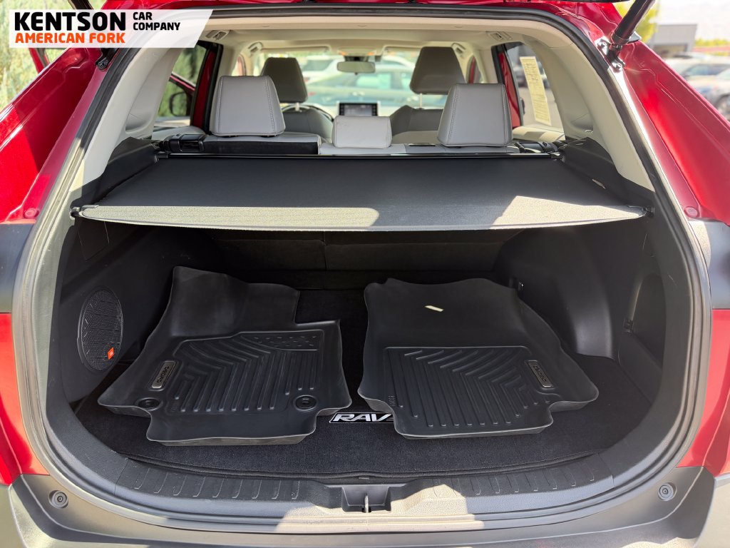 Used 2019 Toyota RAV4 XLE Premium w/ Cold Weather Package AWD/4WD image 34