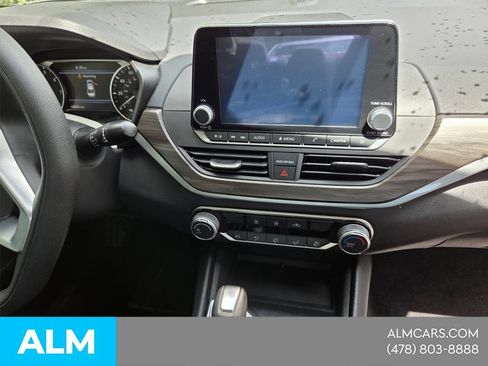 Used 2025 Nissan Altima 2.5 SV FWD image 24