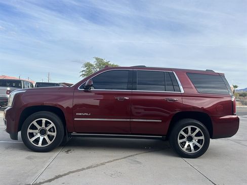 Used 2018 GMC Yukon Denali w/ Denali Ultimate Package image 3