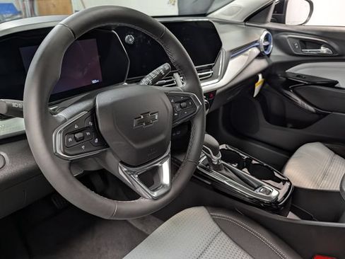 New 2026 Chevrolet Trax LT w/ Driver Confidence Package FWD image 17