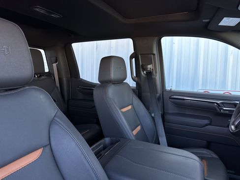 Used 2024 GMC Sierra 1500 AT4 w/ Technology Package image 40