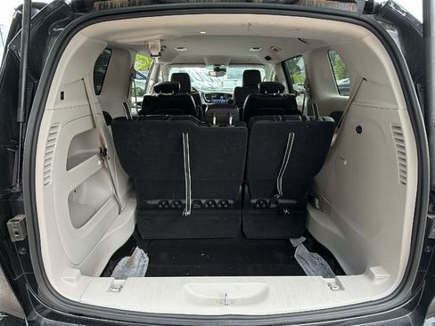 Used 2024 Chrysler Pacifica Touring-L FWD image 13