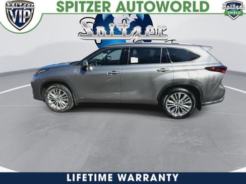 New 2026 Toyota Highlander Platinum image 6