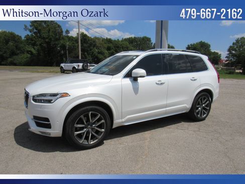 Used 2017 Volvo XC90 T6 Momentum w/ Vision Package AWD/4WD image 4