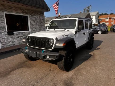 Used 2024 Jeep Wrangler Unlimited AWD/4WD image 1