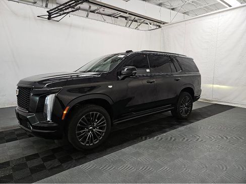 Used 2025 Cadillac Escalade Sport Platinum AWD/4WD image 3