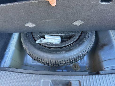 Used 2018 Honda HR-V EX image 36