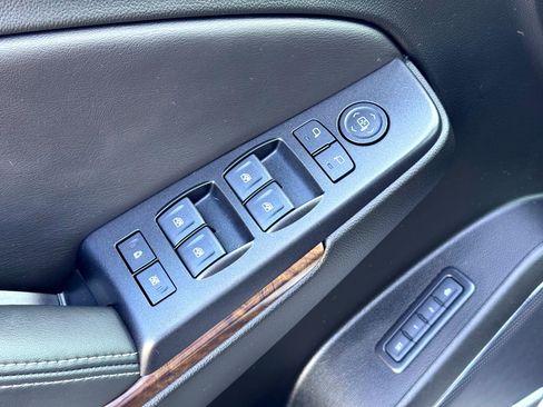 Used 2019 Chevrolet Tahoe LT image 18