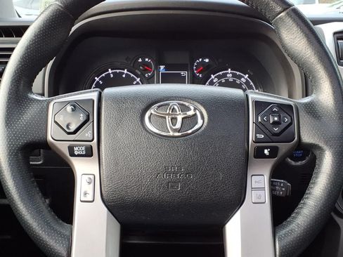 Used 2020 Toyota 4Runner SR5 Premium w/ Moonroof Package RWD image 16