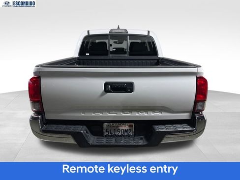 Used 2018 Toyota Tacoma SR5 RWD image 4