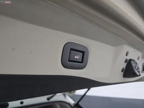 Used 2019 Nissan Rogue SV image 44