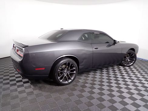 Used 2019 Dodge Challenger SXT RWD image 16