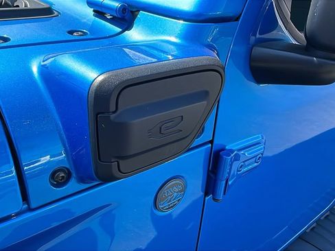 Used 2024 Jeep Wrangler Unlimited w/ Convenience Group image 10