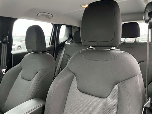 Certified 2022 Jeep Renegade Sport image 22