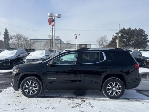 Used 2023 GMC Acadia SLT w/ Technology Package image 8