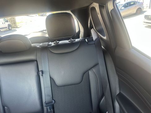 Used 2025 Jeep Compass Trailhawk image 36