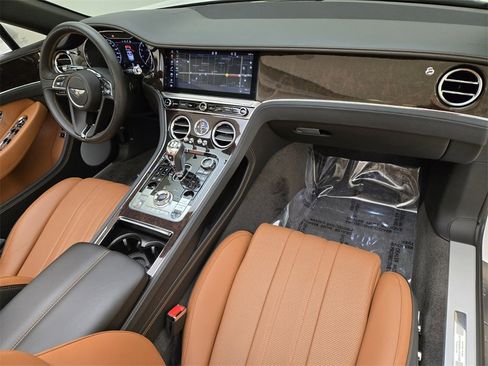 Used 2020 Bentley Continental GT image 26